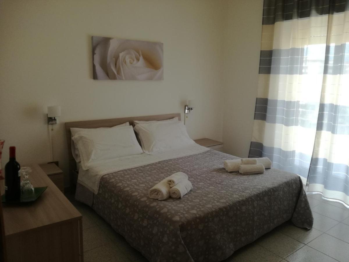 Giusy'S Place 1 Daire Campofelice Di Roccella Dış mekan fotoğraf